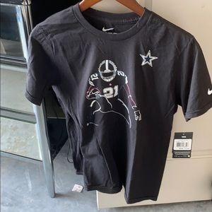 Dallas Cowboys  Elliott 22 black shirt.